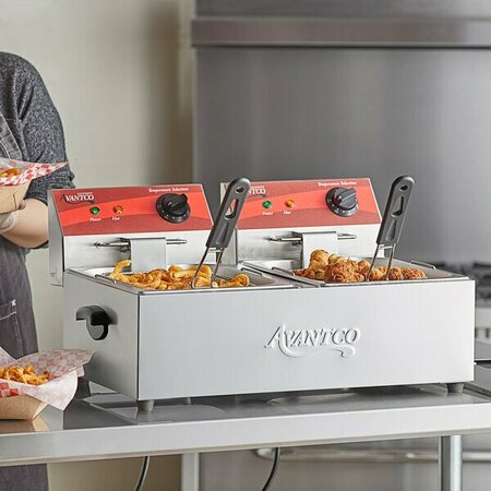 AVANTCO F102 20 lb. Dual Tank Electric Countertop Fryer - 120V 3500W 177F102